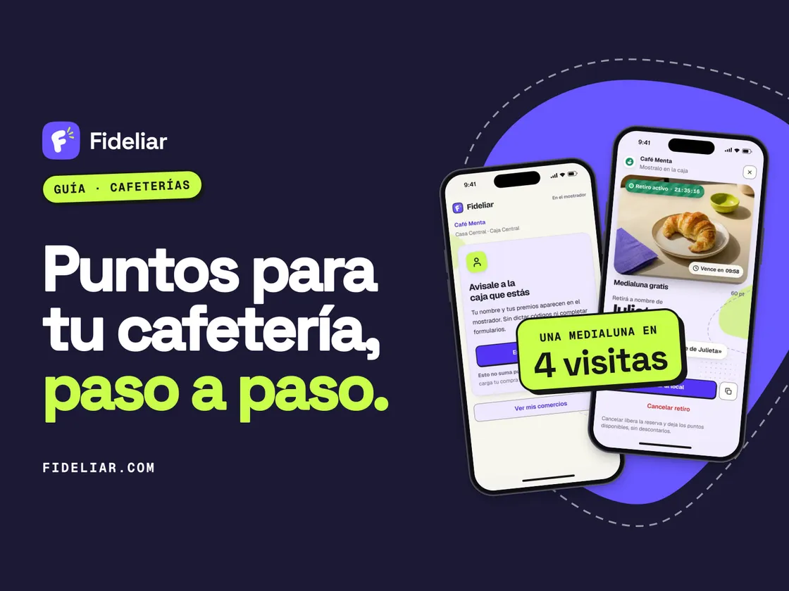 Una taza de café y una medialuna sobre el mostrador de una cafetería, con el cartel del QR al fondo, sobre fondo violeta.